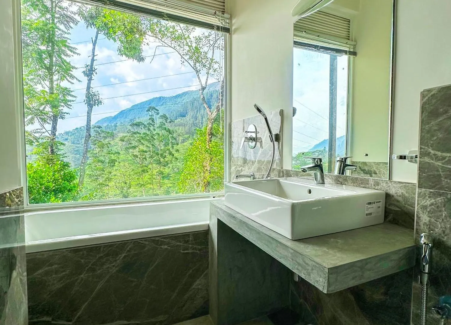 Flaming Tree Resorts Kiriwan Eliya Sri Lanka