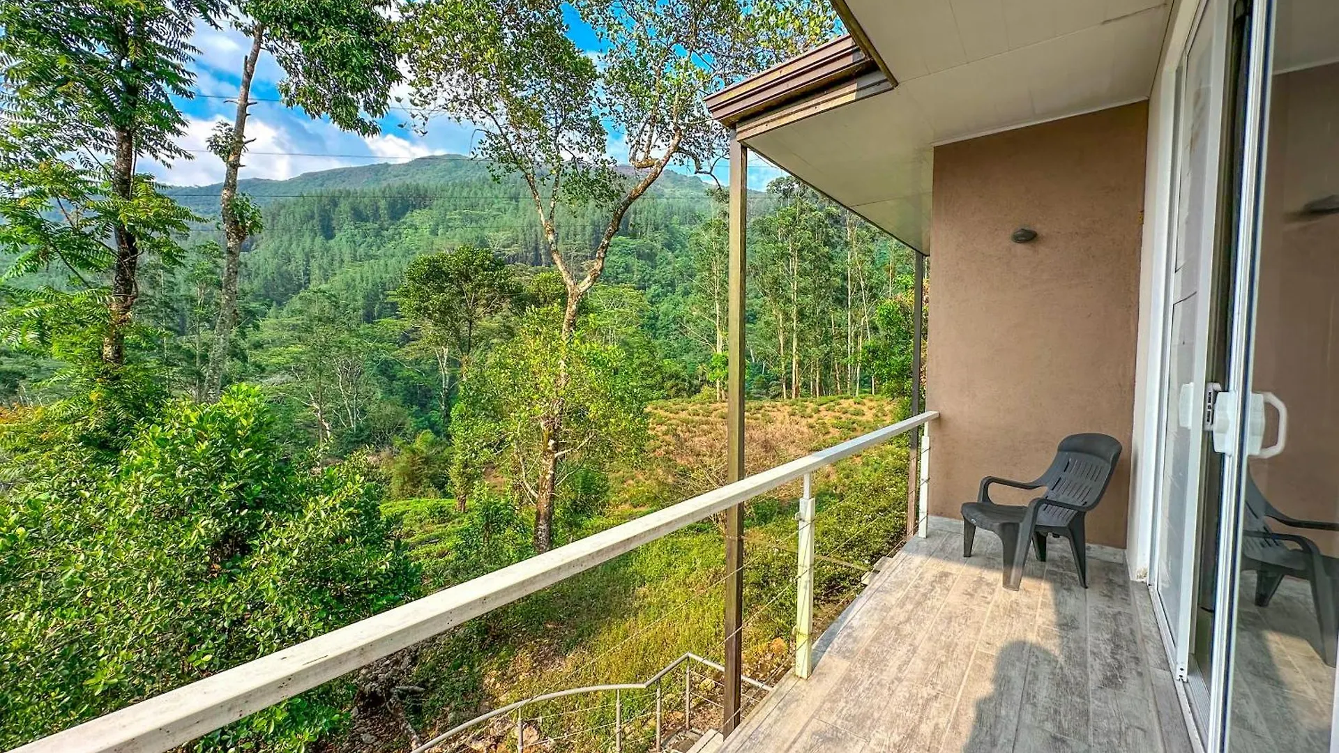 Villa Flaming Tree Resorts Kiriwan Eliya Sri Lanka